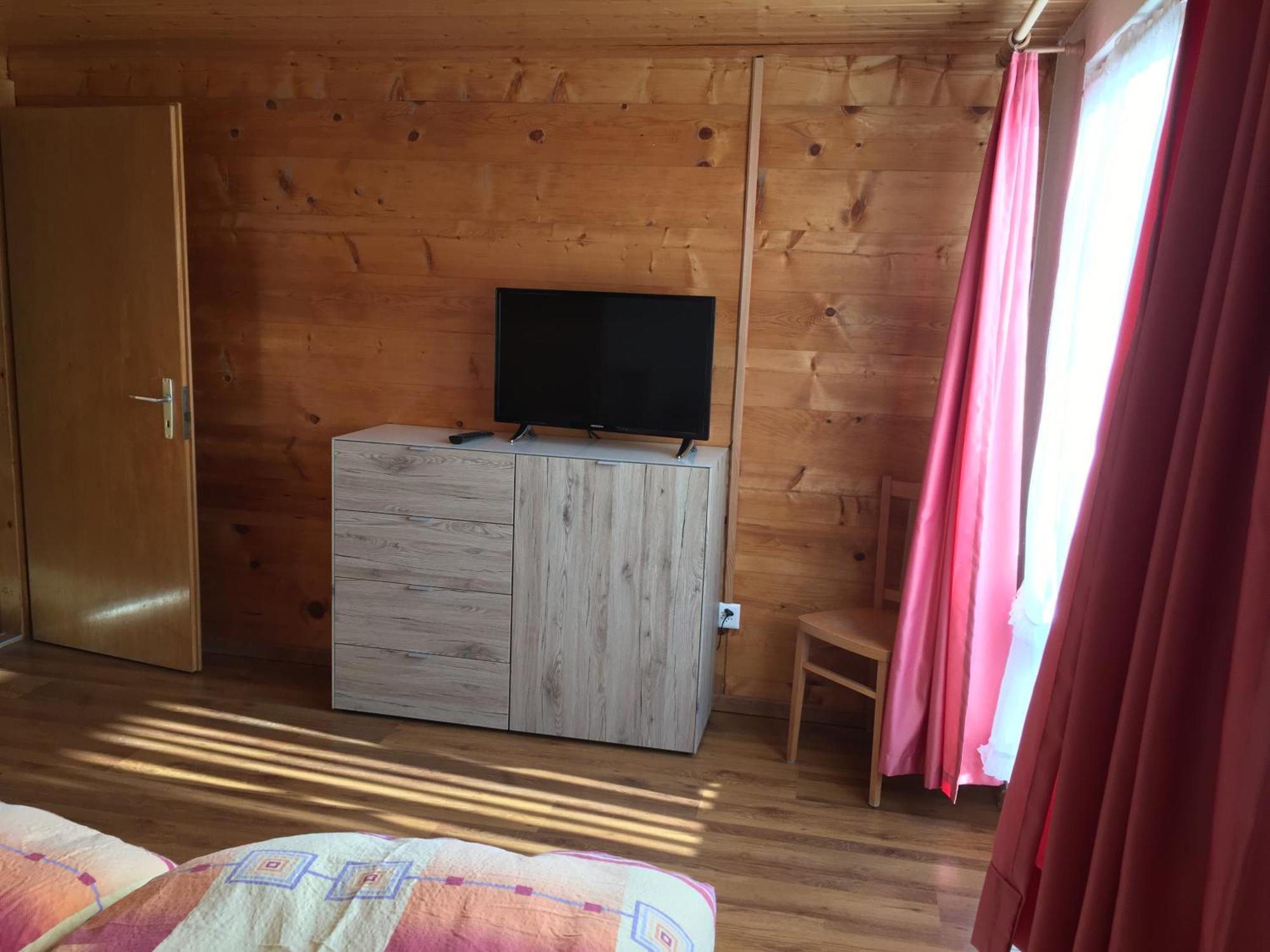 Apartamento Haus Dorfblick Grächen Exterior foto