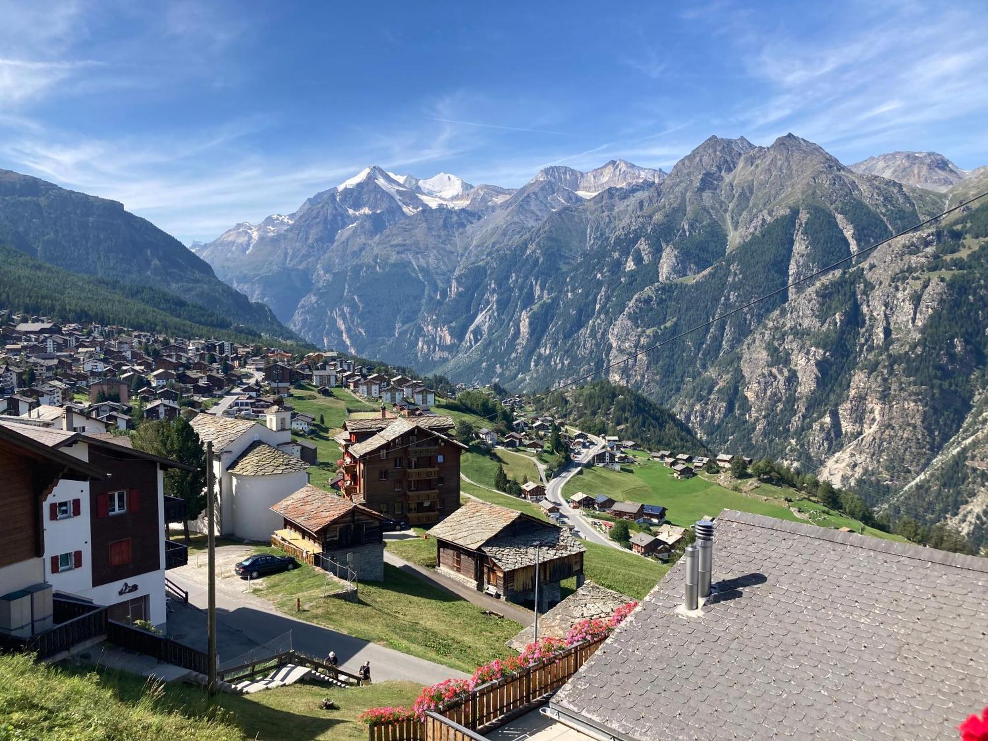 Apartamento Haus Dorfblick Grächen Exterior foto