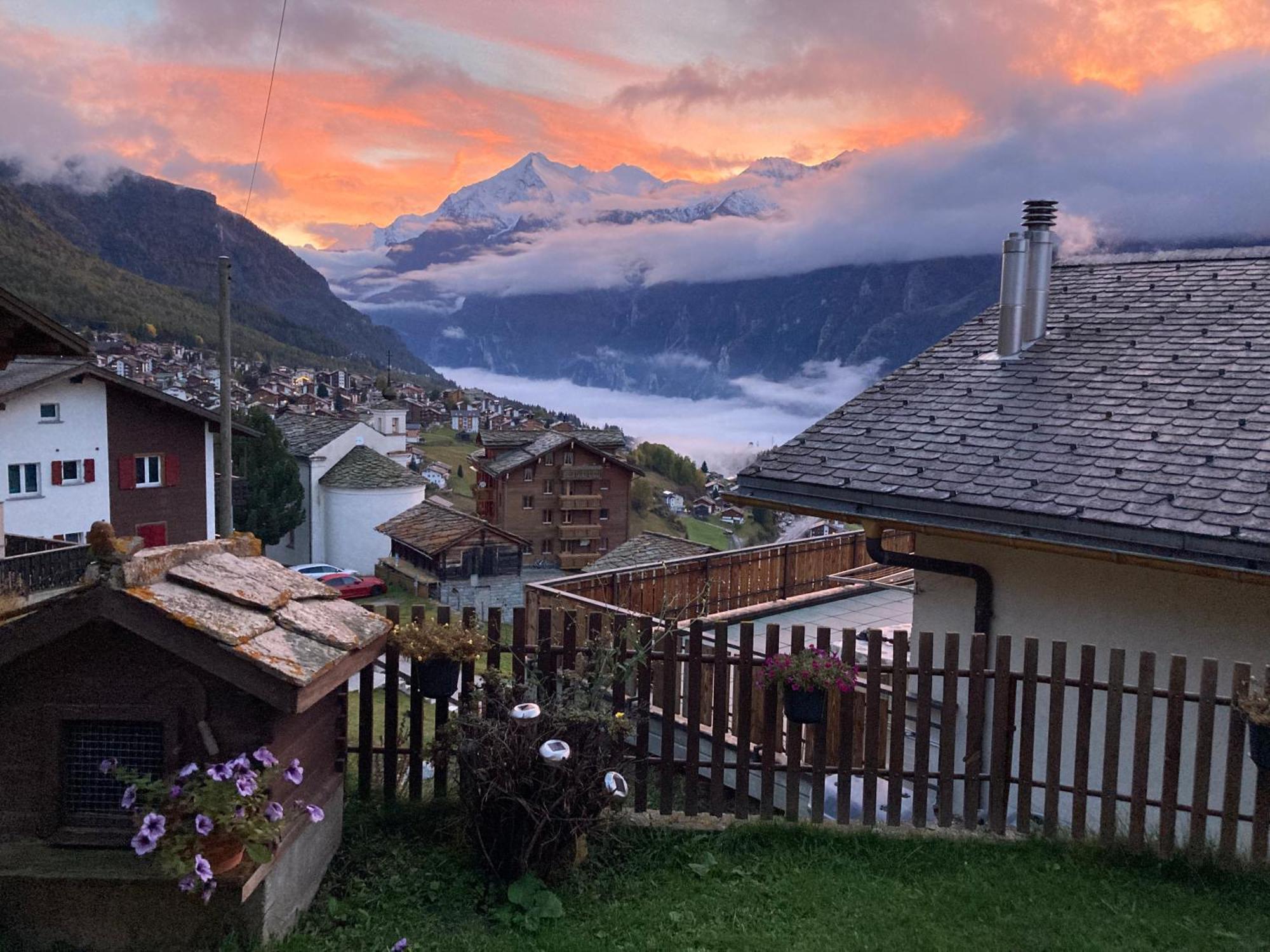 Apartamento Haus Dorfblick Grächen Exterior foto