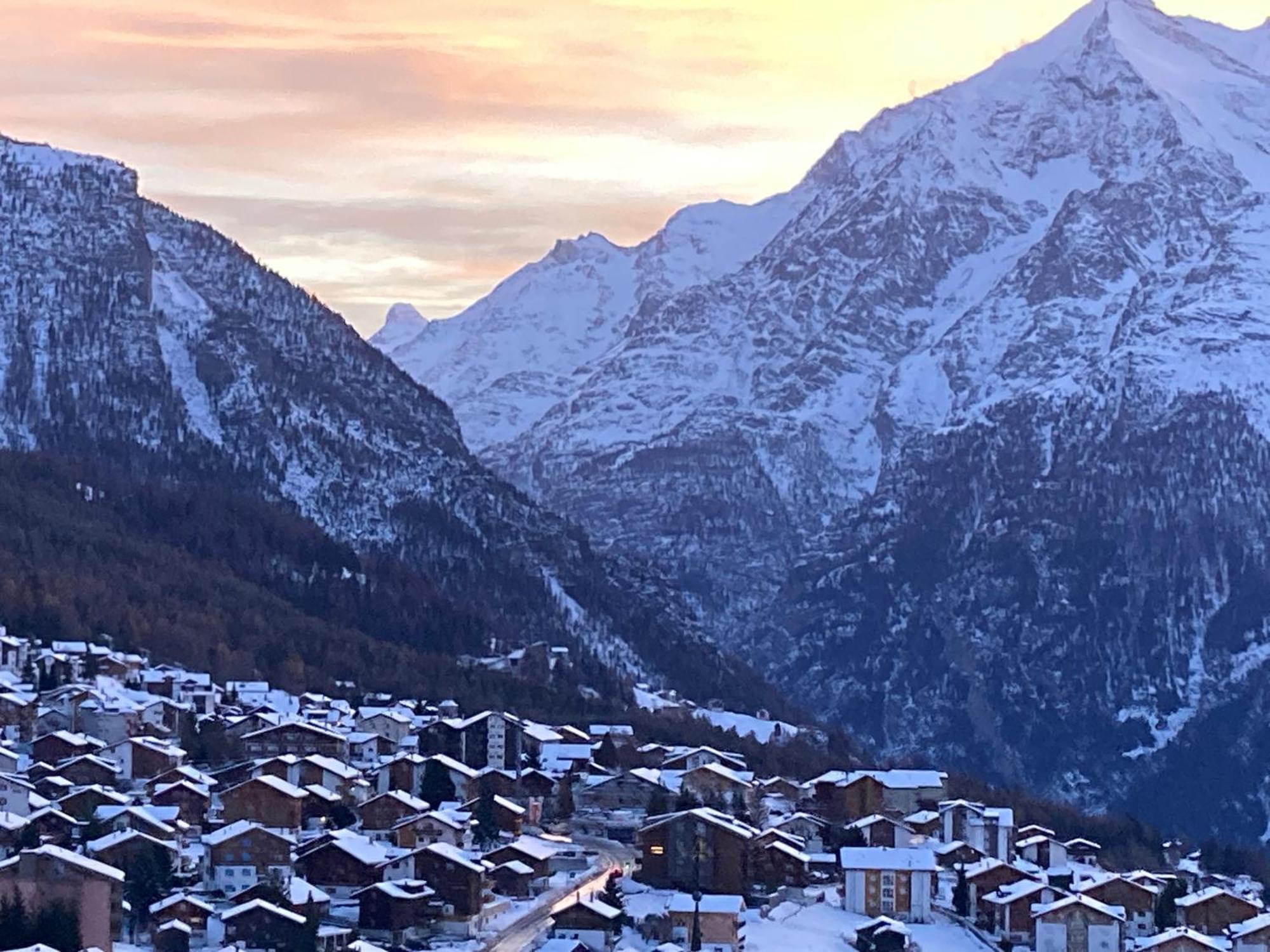 Apartamento Haus Dorfblick Grächen Exterior foto